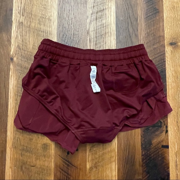 Lululemon Hotty Hot Shorts - Deep Rogue, Sz 6 - Picture 6 of 10